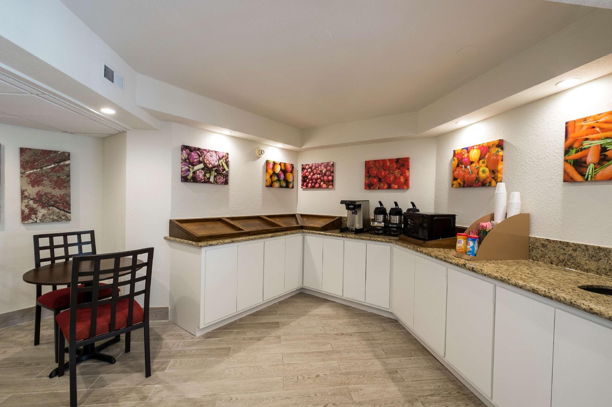 Red Roof Inn Plus+ Houston - Energy Corridor Екстер'єр фото
