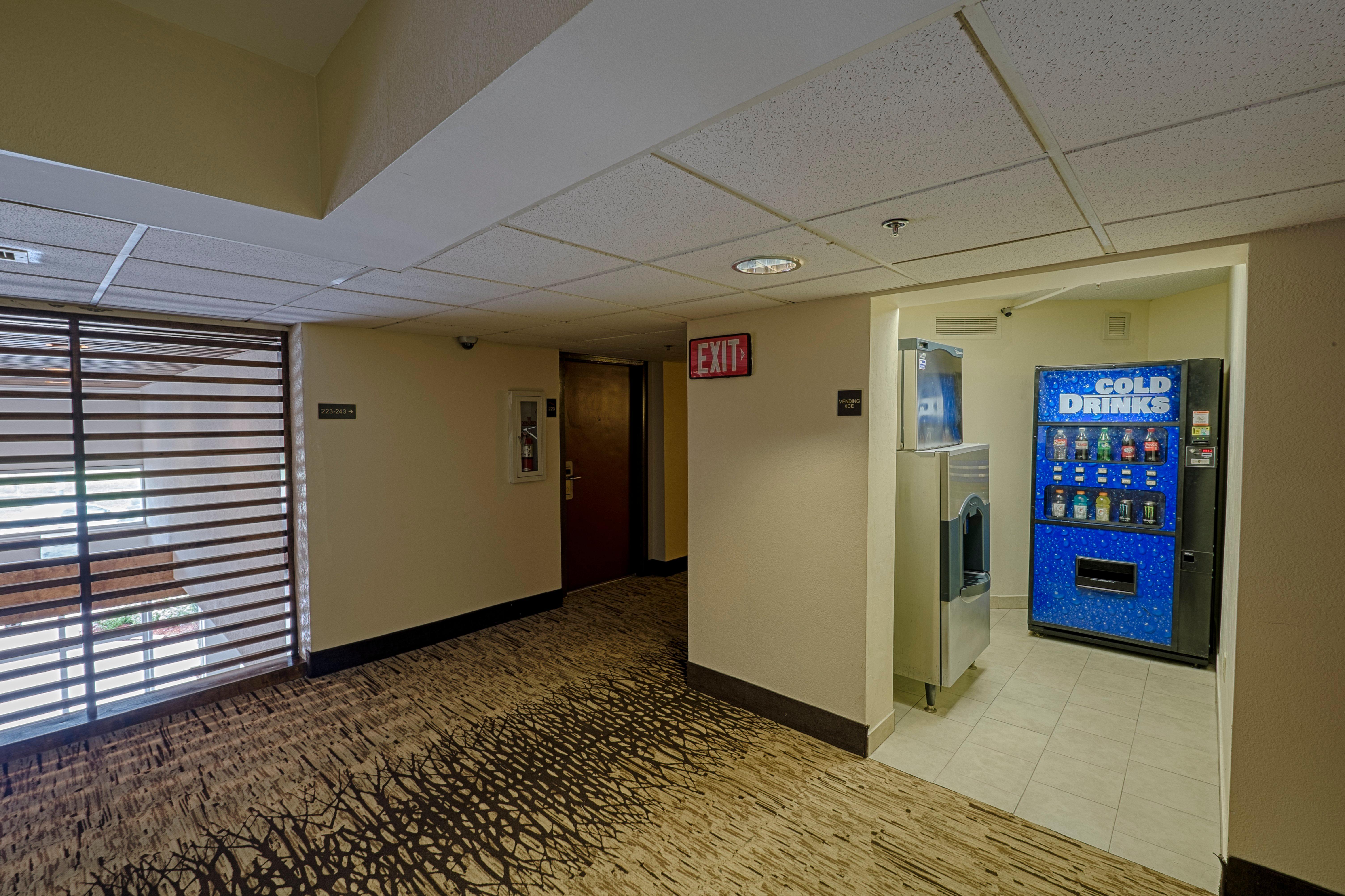 Red Roof Inn Plus+ Houston - Energy Corridor Екстер'єр фото